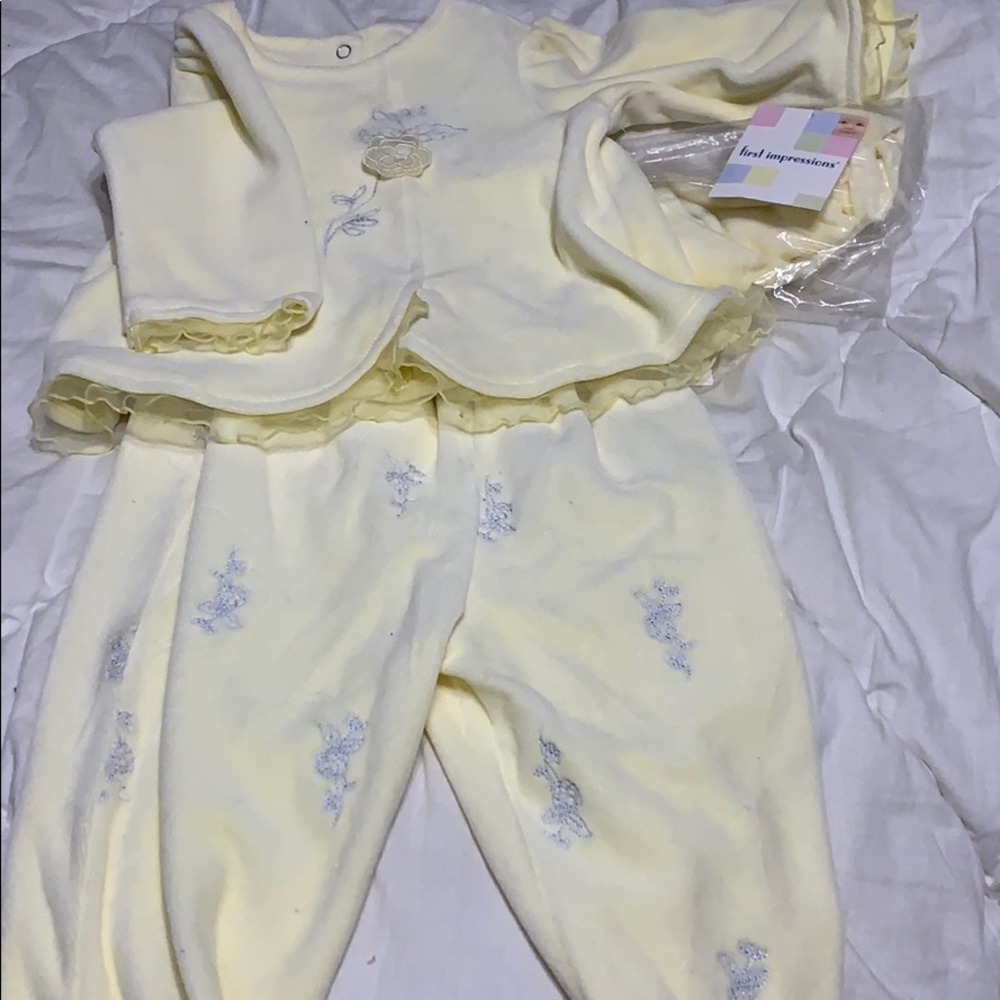 Yellow velvet baby set with hat